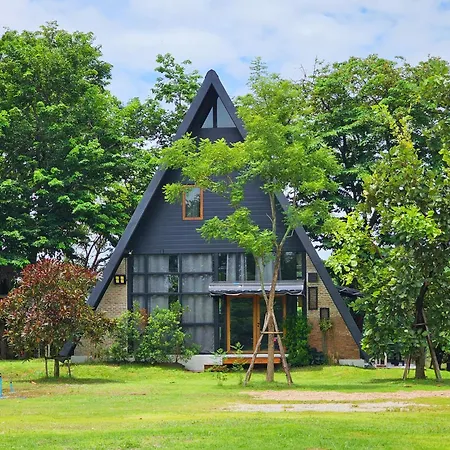 Kaitoon'S River House