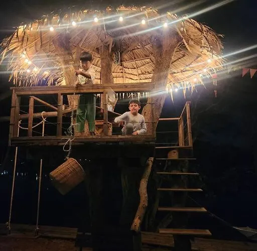 Kaitoon's River House