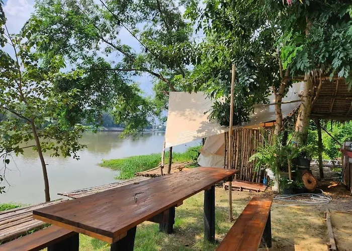 Kaitoon's River House
